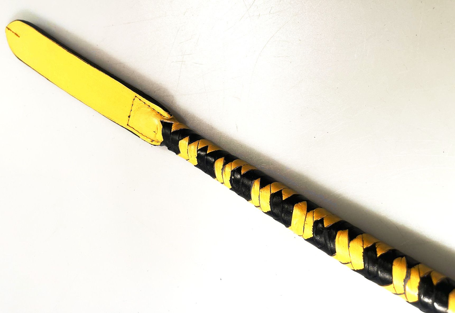 Kurzer Kantschu - Hochwertige Lederpeitsche mit Klatsche