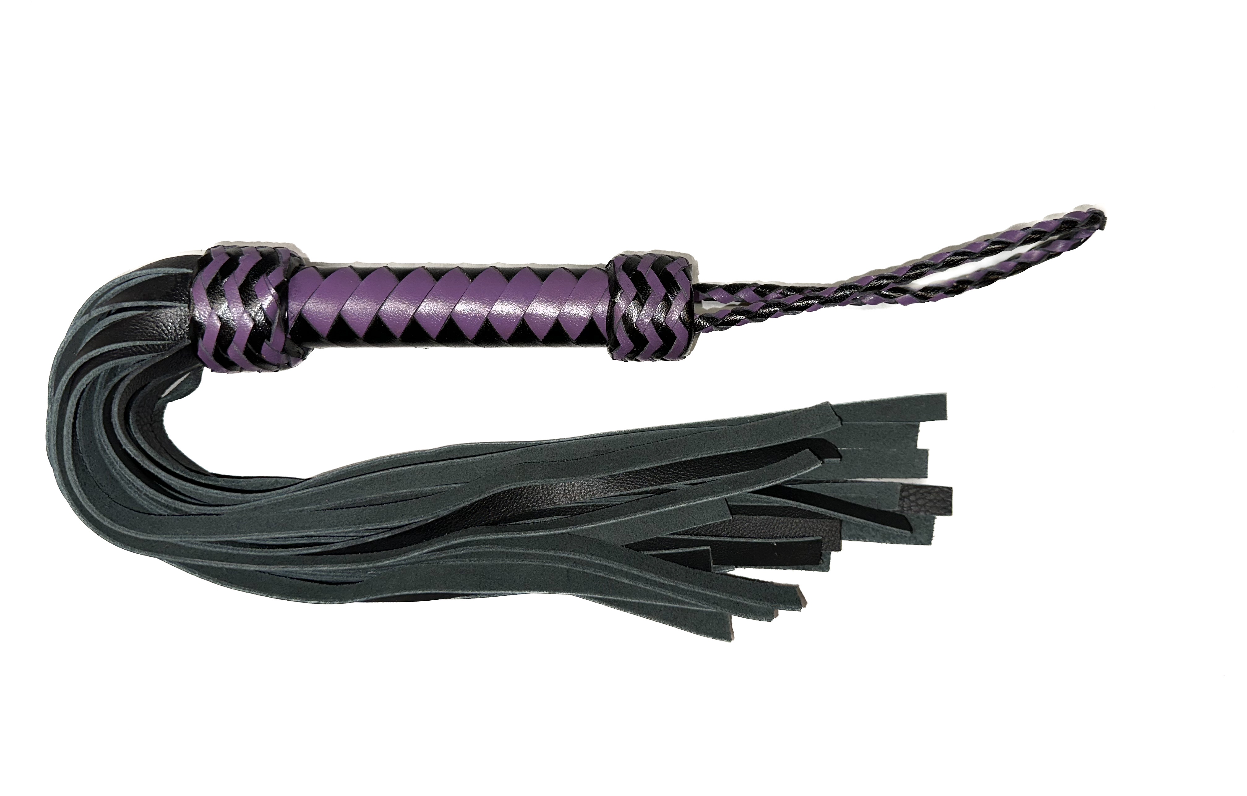 Kleiner weicher Flogger aus Rindsleder in schwarz-lila